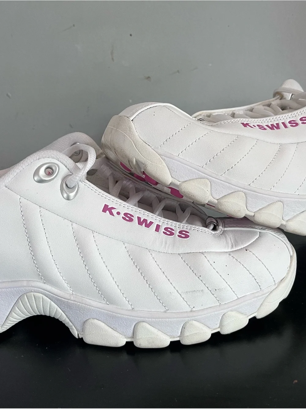 K-Swiss Women’s White Sneakers with Pink Logo Accent